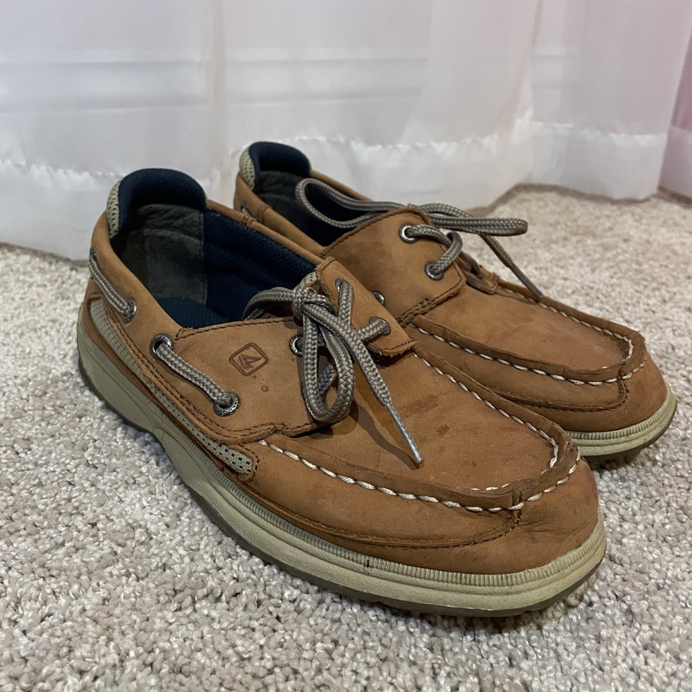 used size 3.5 boys Sperrys
